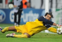 世界室内田径赛：男子撑杆跳又破世界纪录 6米40“天花板”被冲击